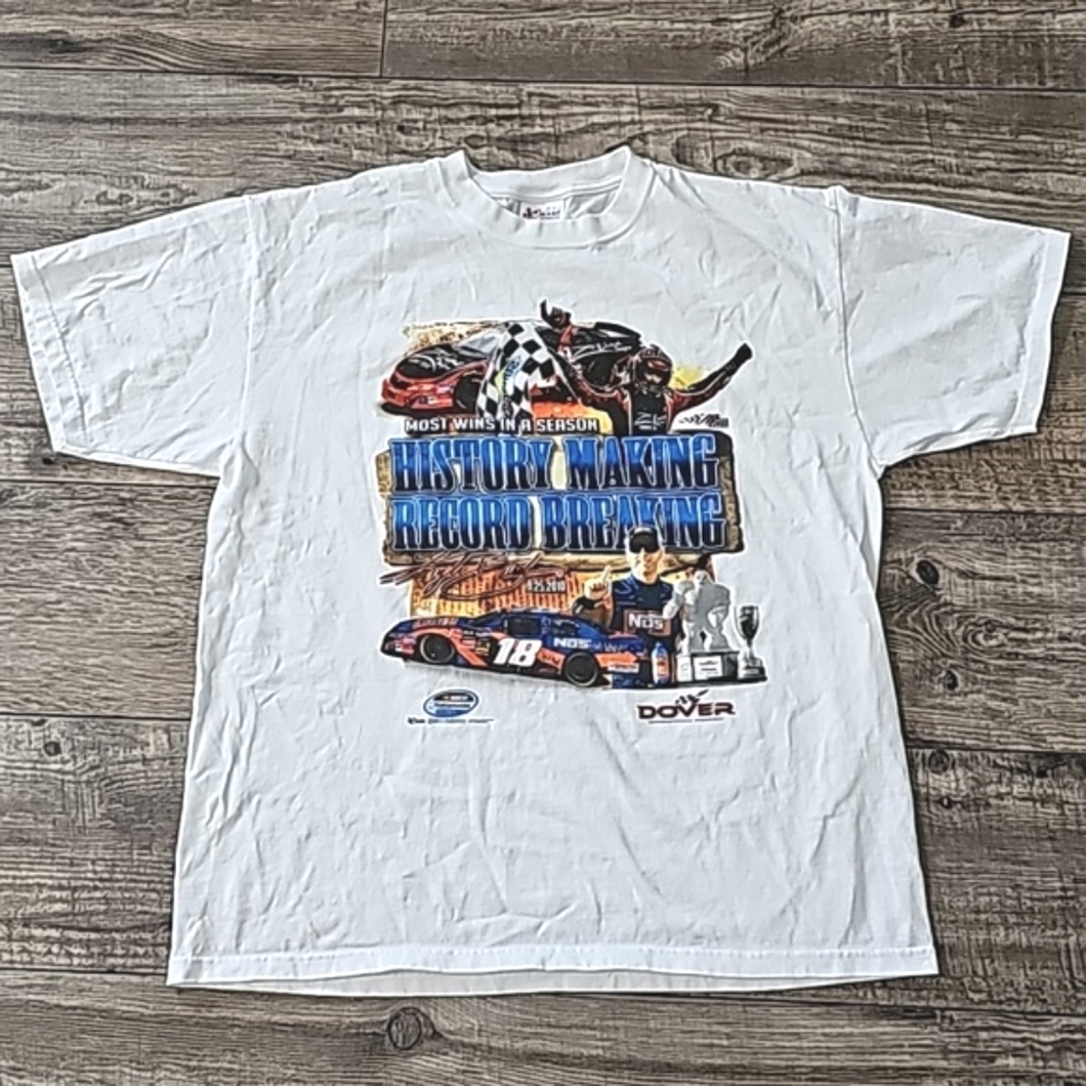 Chase Authentics Nascar Dover 2010 White Graphic T-Shirt
